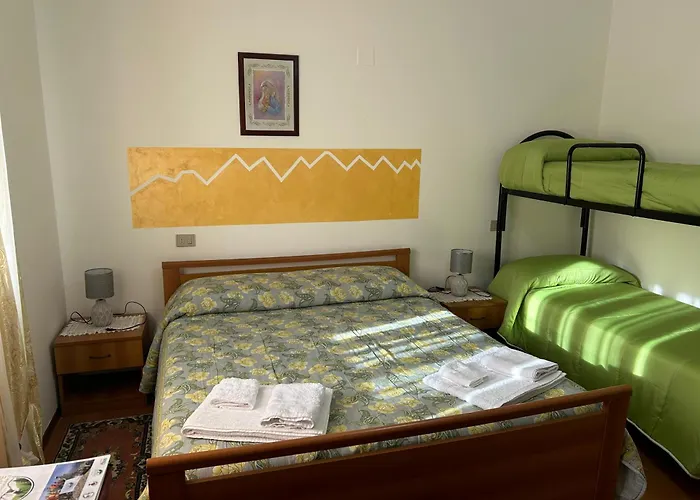 La Perla Del Dolcedorme Oda ve Kahvaltı